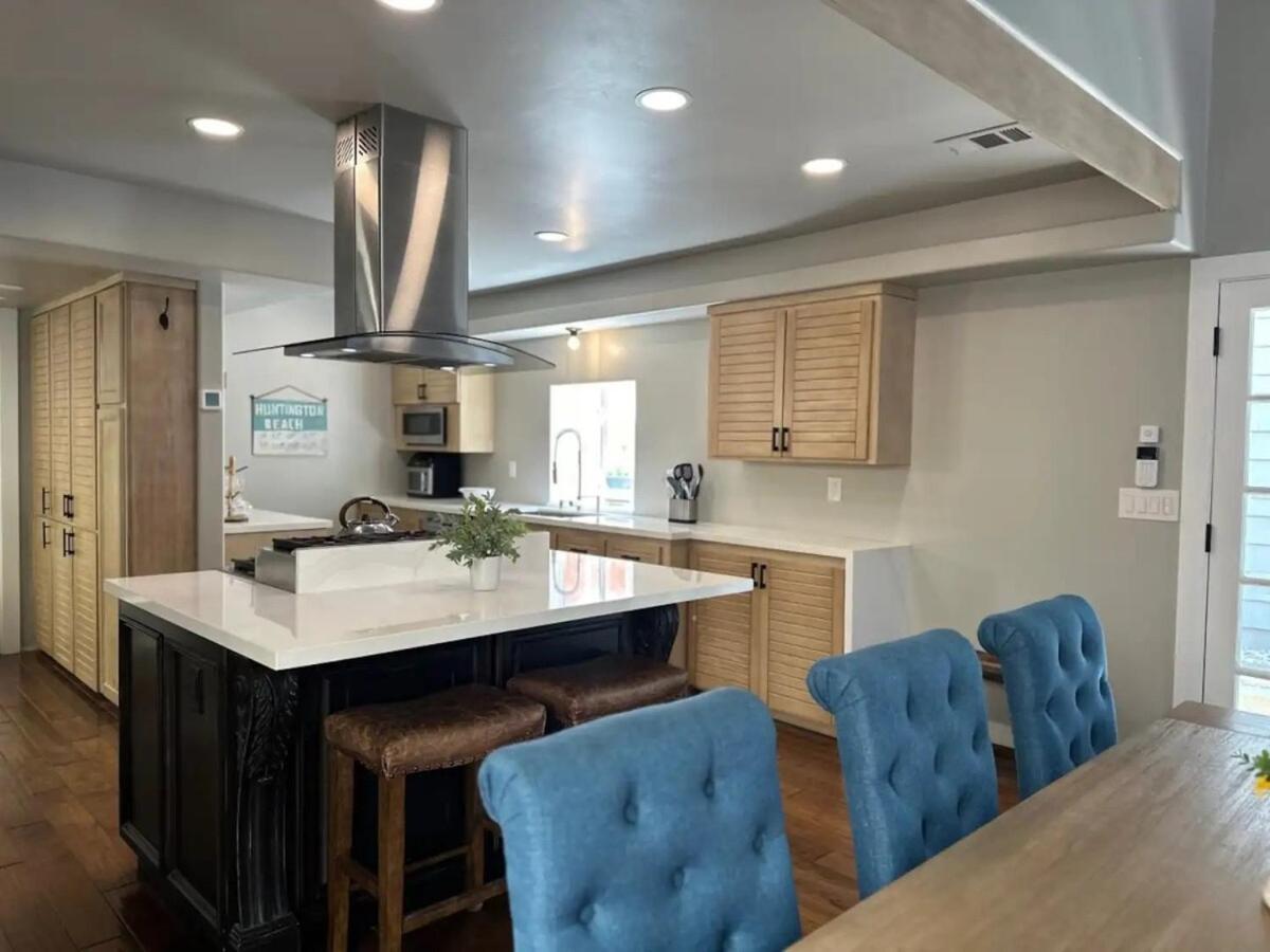 Elegant Beach Living, Just Blocks To The Sand 헌팅턴비치 외부 사진
